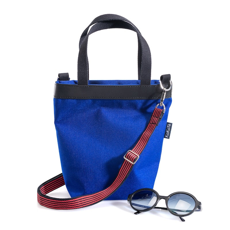 Einkaufstasche «Poschti S» Ultramarinblau von KoKoTé, der Urner Taschenmanufaktur. Swiss made Taschen und Accessoires.