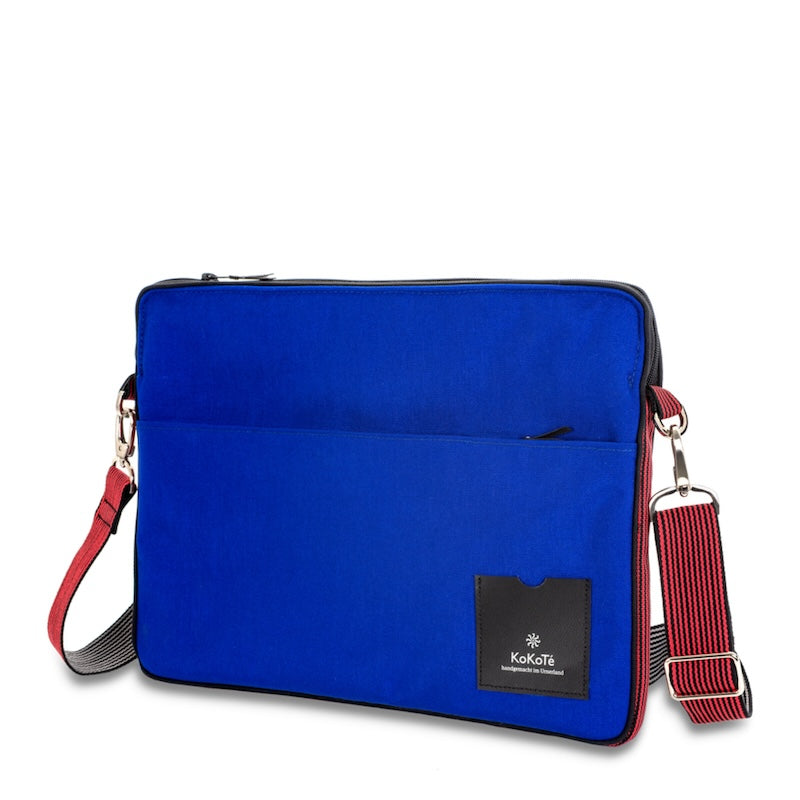 Laptophülle «Cerveau» Ultramarinblau von KoKoTé, der Urner Taschenmanufaktur. Swiss made Taschen und Accessoires.