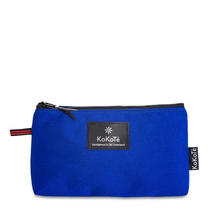 Necessaire «Nessi» M Ultramarinblau von KoKoTé, der Urner Taschenmanufaktur. Swiss made Taschen und Accessoires.