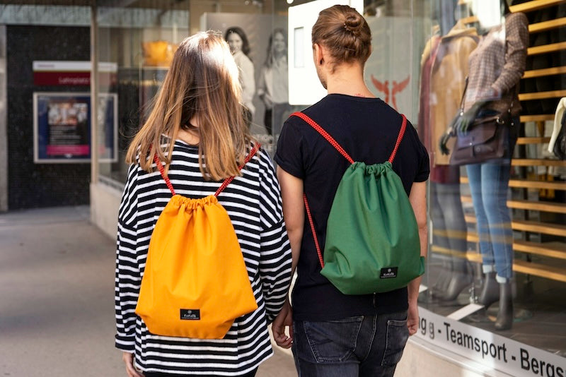Gymbag «1Täger» Safrangelb von KoKoTé, der Urner Taschenmanufaktur. Swiss made Taschen und Accessoires.