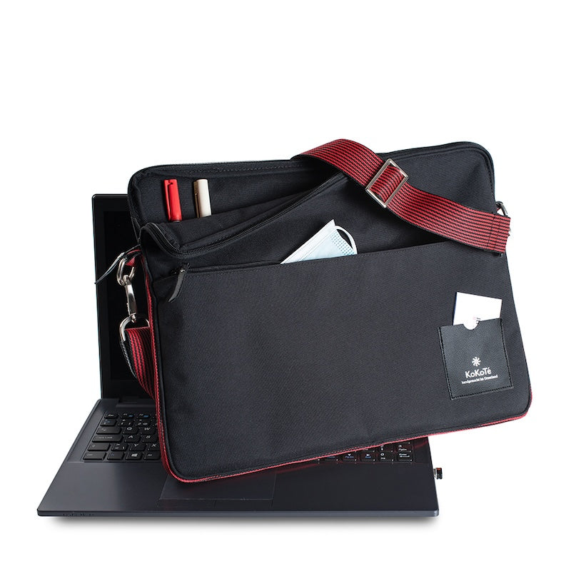 Laptophülle «Cerveau» Schwarz von KoKoTé, der Urner Taschenmanufaktur. Swiss made Taschen und Accessoires.