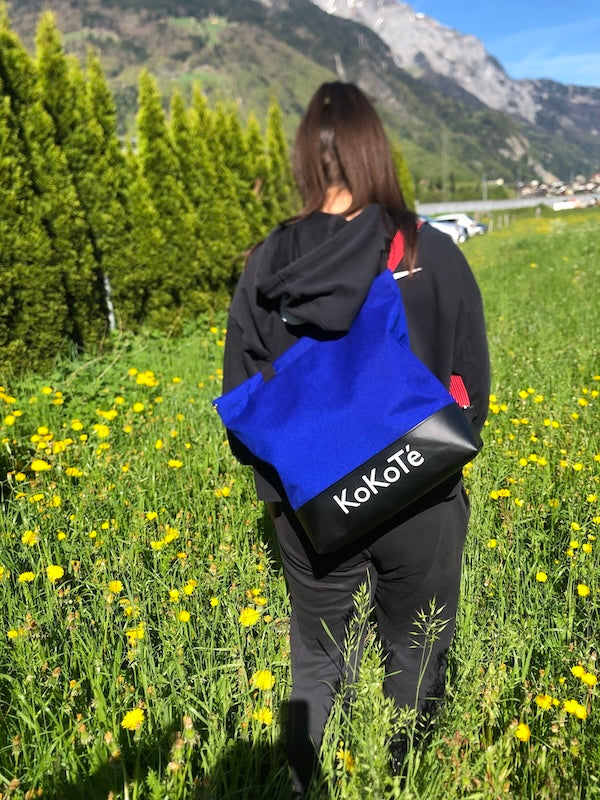 Einkaufstasche «Poschti quer» von KoKoTé, der Urner Taschenmanufaktur. Swiss made Taschen und Accessoires.