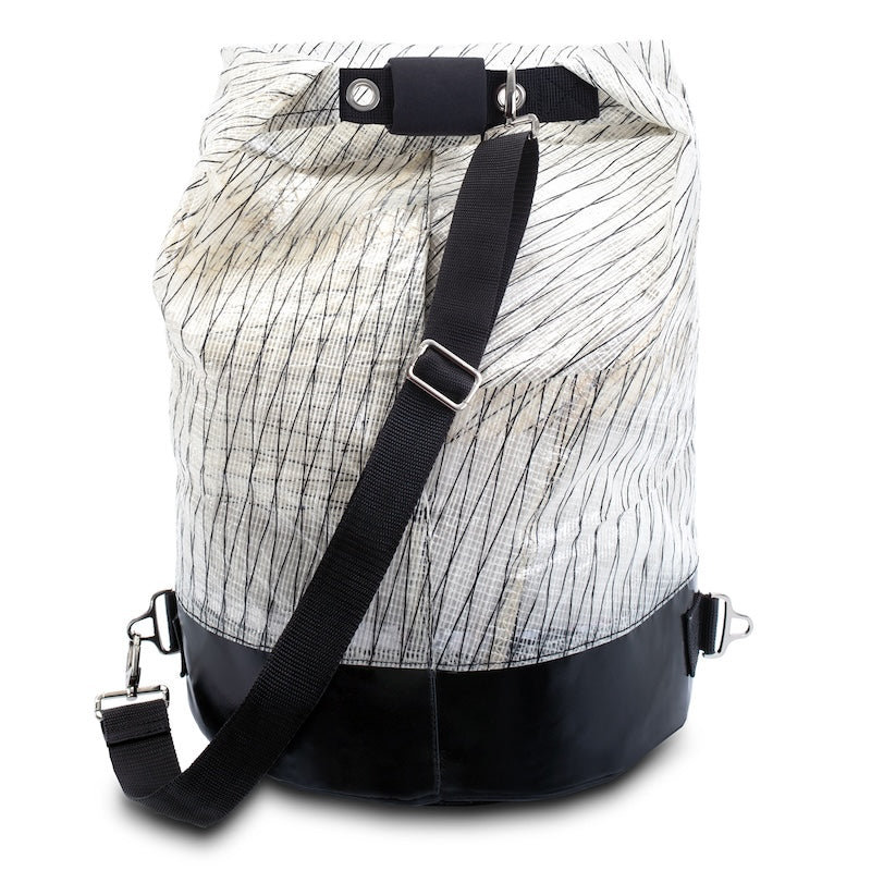 Seesack «Seegussler» aus Upcycling Segelstoff von KoKoTé, der Urner Taschenmanufaktur. Swiss made Taschen und Accessoires.