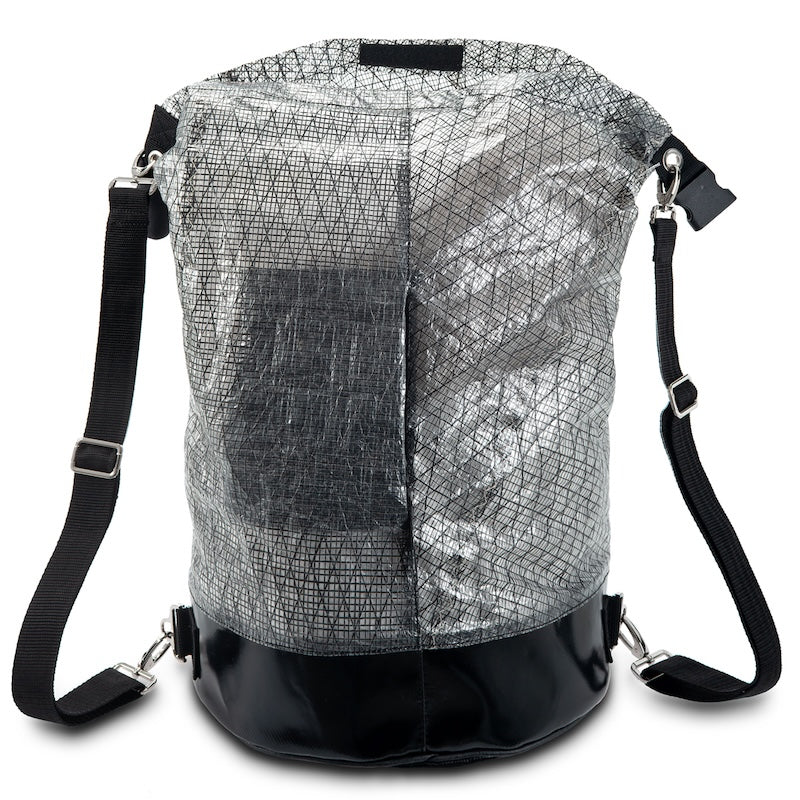 Seesack «Seegussler» aus Upcycling Segelstoff von KoKoTé, der Urner Taschenmanufaktur. Swiss made Taschen und Accessoires.