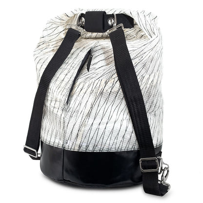 Seesack «Seegussler» aus Upcycling Segelstoff von KoKoTé, der Urner Taschenmanufaktur. Swiss made Taschen und Accessoires.