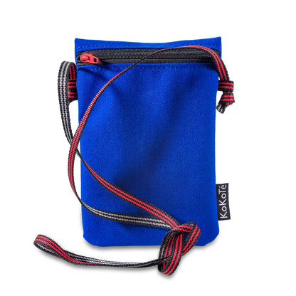 Kleine Umhängetasche «Kolibri» Ultramarinblau von KoKoTé, der Urner Taschenmanufaktur. Swiss made Taschen und Accessoires.