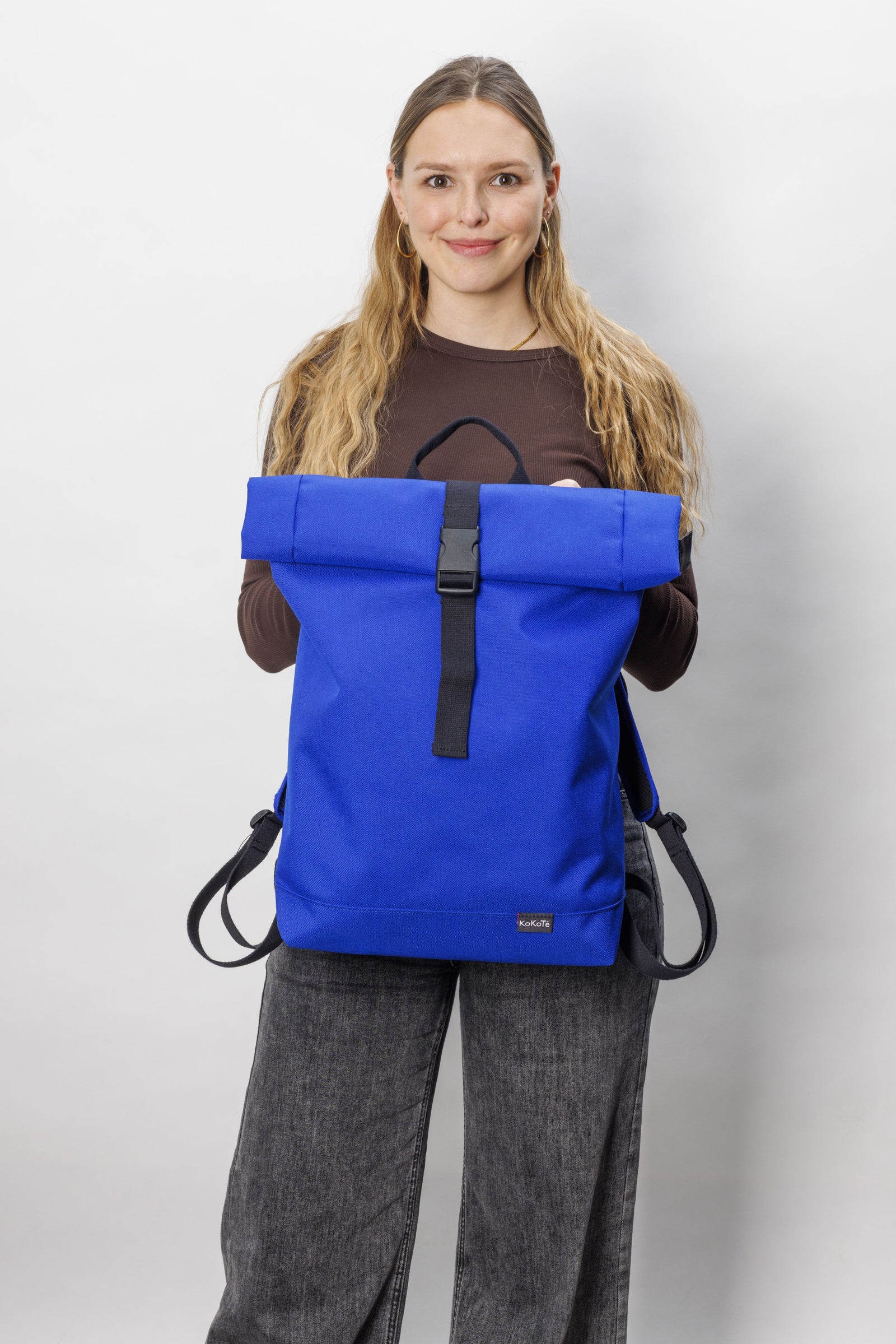 Rucksack «Rolltop» Ultramarinblau von KoKoTé, der Urner Taschenmanufaktur. Swiss made Taschen und Accessoires.